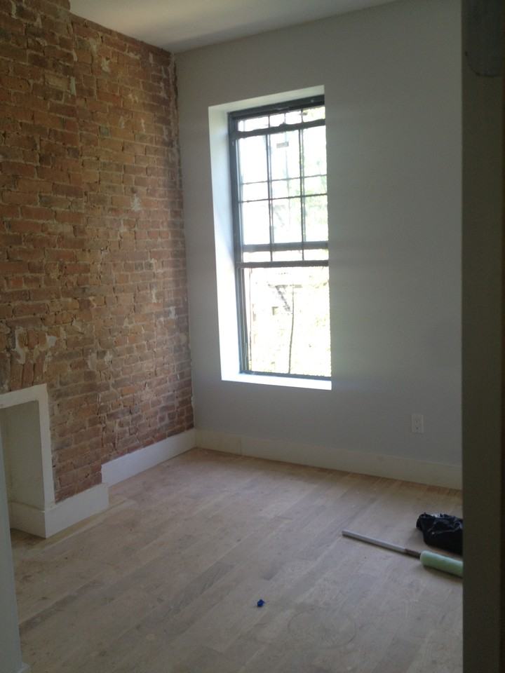 278 Monroe St - Photo 2 of 6