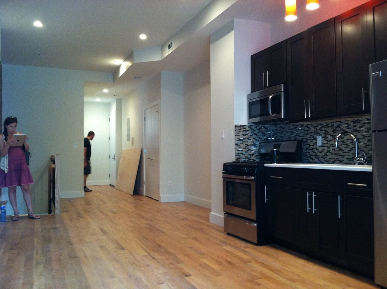 849 Kent Ave - Photo 2 of 6