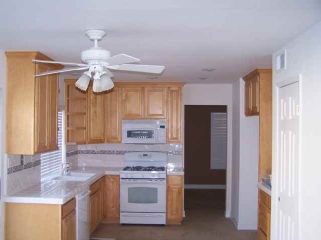 25480 Sheffield Ln - Photo 3 of 9