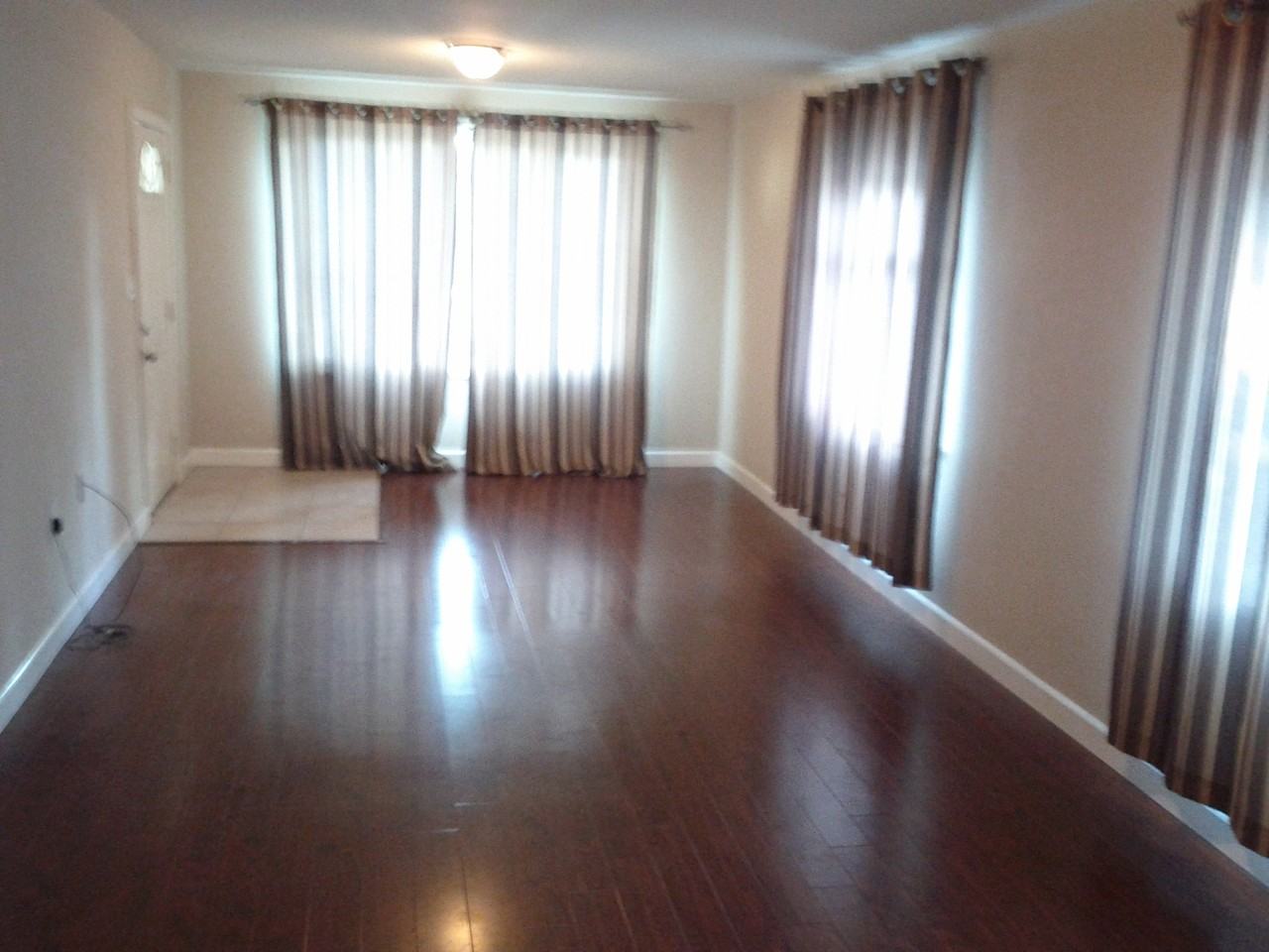 1047 W Pine St - Photo 2 of 10