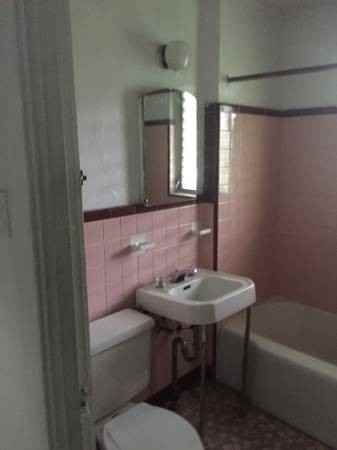 900 E 14th St - Photo 2 of 5