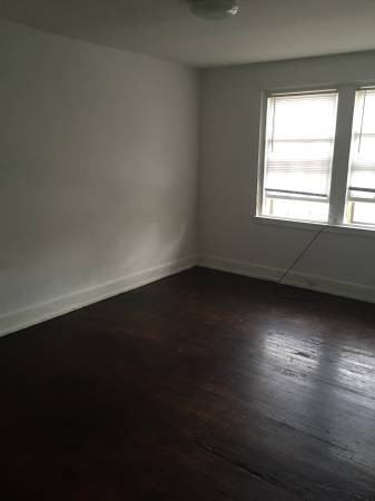 900 E 14th St - Photo 3 of 5