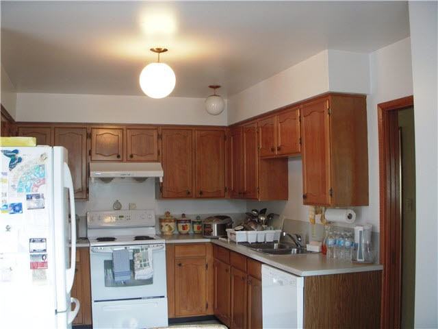 734 E 54th Ave - Photo 2 of 3