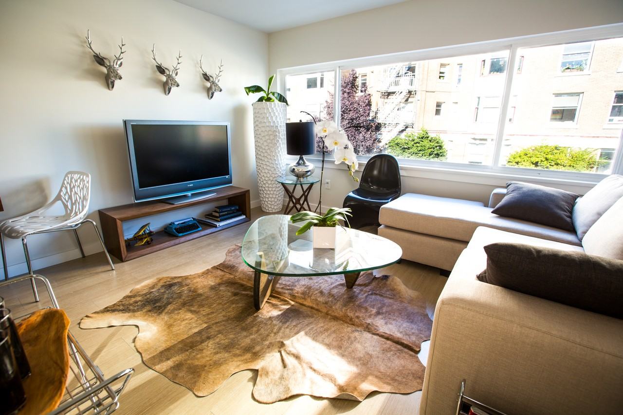 1075 Burnaby St #302