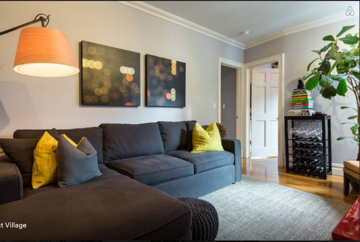 7th Ave S & Bleecker St