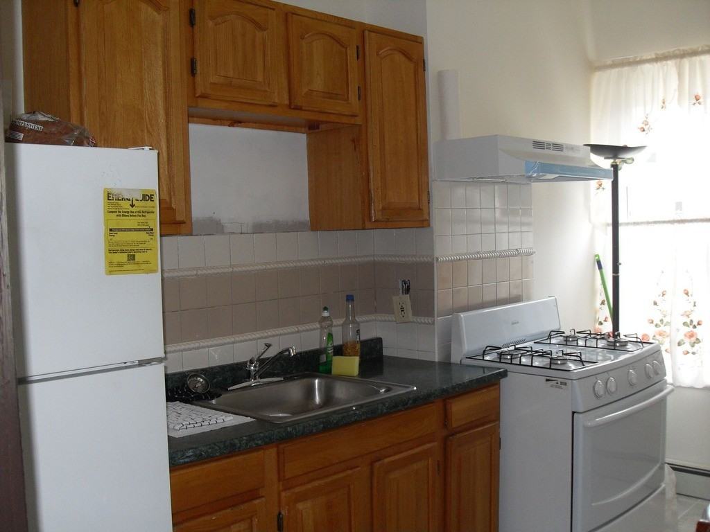 95-79 114th St #2 - Photo 2 of 6