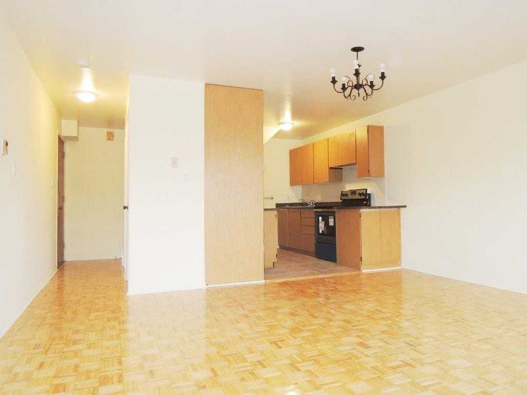 139 Jefferson Ave #B - Photo 3 of 16