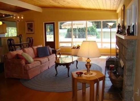 4202 Skyline Dr - Photo 3 of 9