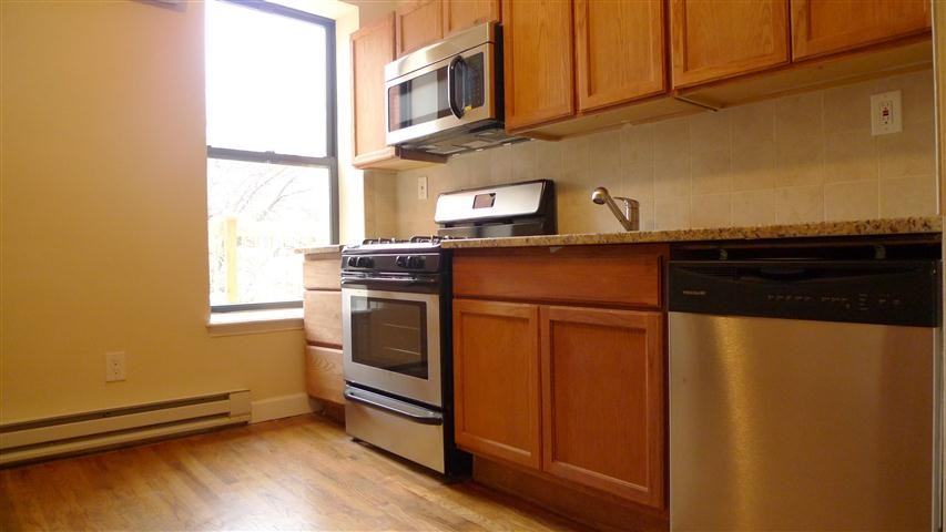 400 E 116th St - Photo 2 of 5