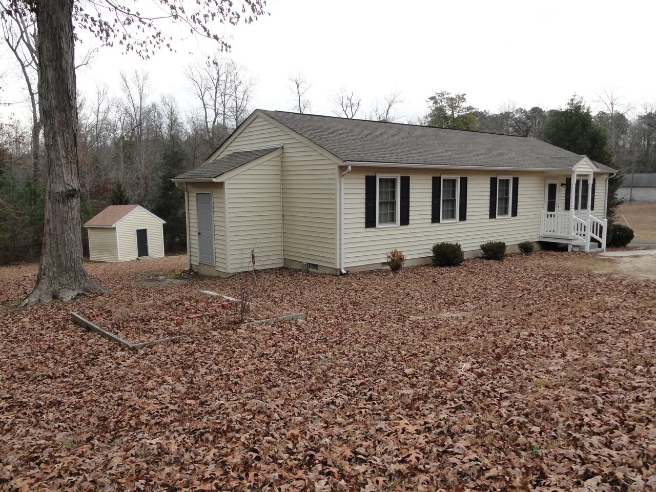 1108 Spain Dr - Photo 2 of 7