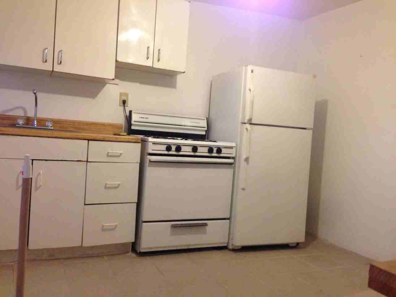 432 Franklyn Ave - Photo 3 of 3