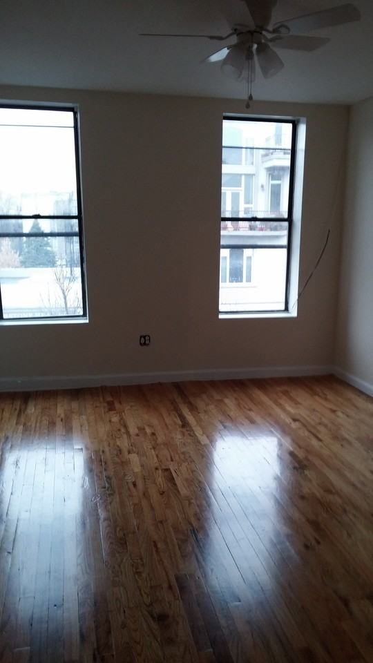 451 Court St - Photo 3 of 4