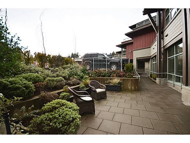 6833 Bay St - Photo 2 of 12