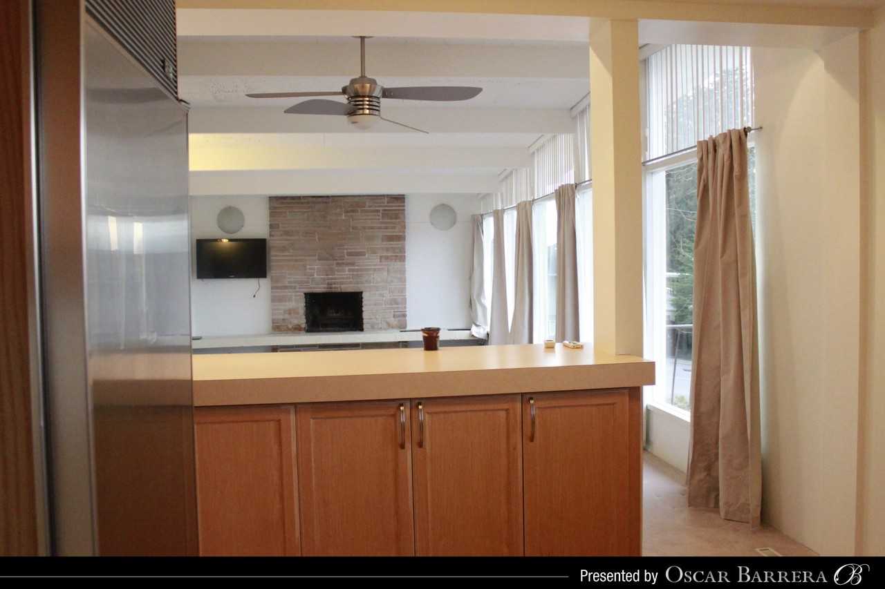 308 Montroyal Blvd - Photo 3 of 8