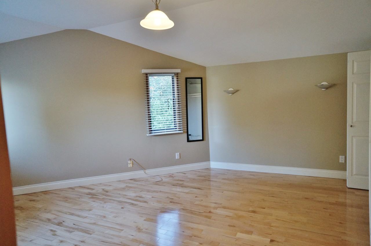 1280 Braeside St - Photo 3 of 8