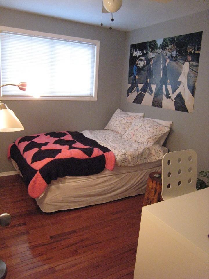 946 Colborne St - Photo 2 of 4