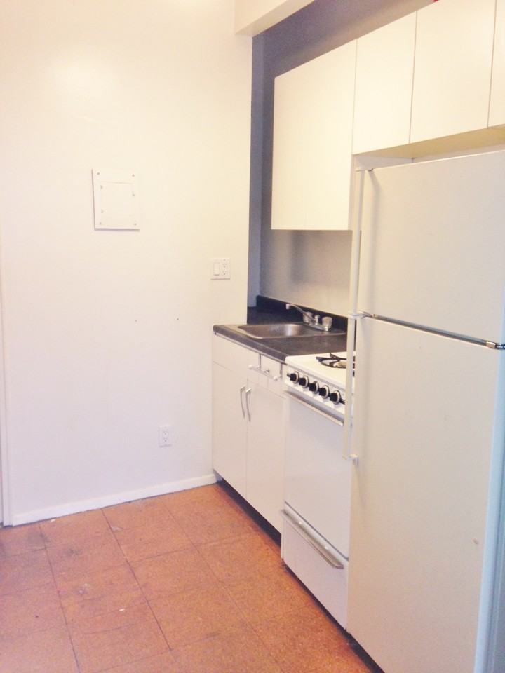 325 W 47th St - Photo 2 of 2