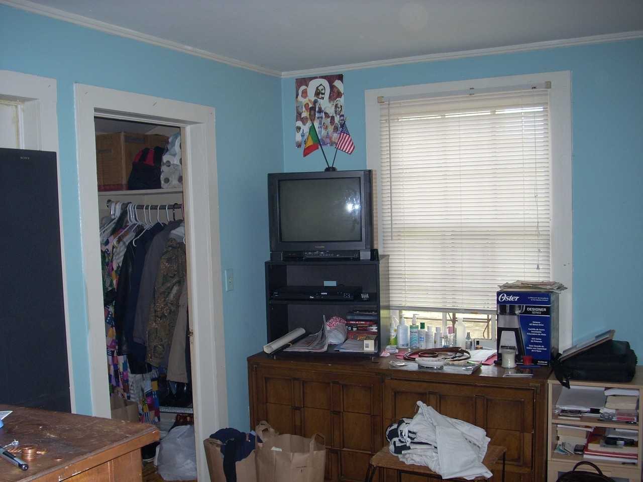 351 Sheppard Pl NE - Photo 2 of 5