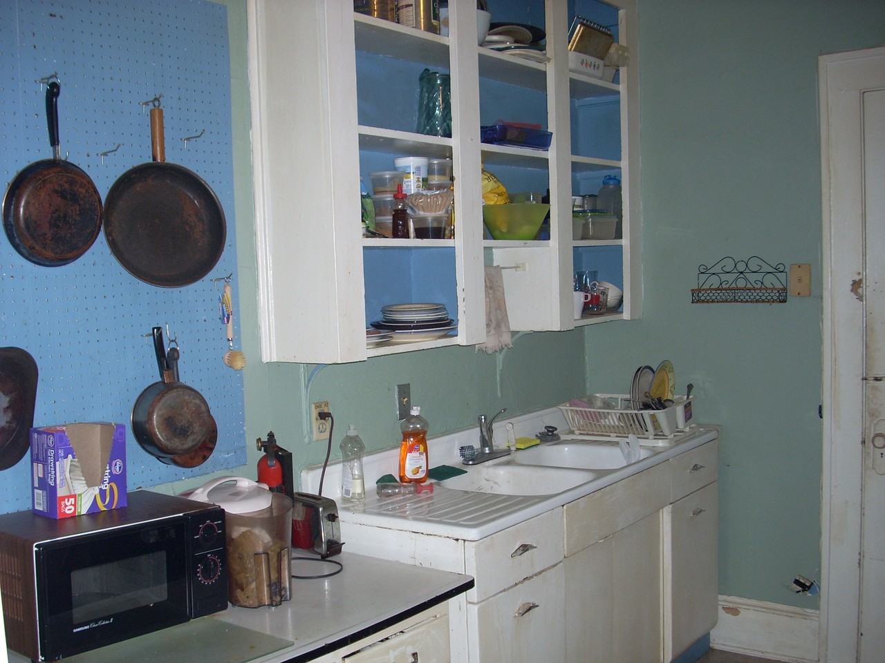 351 Sheppard Pl NE - Photo 3 of 5