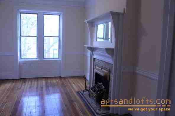 335 Bainbridge St - Photo 2 of 5