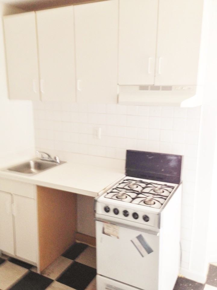 416 E 9th St - Photo 3 of 3