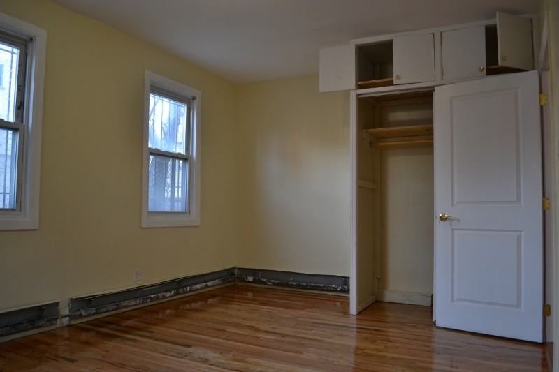 510 Hancock St - Photo 2 of 10