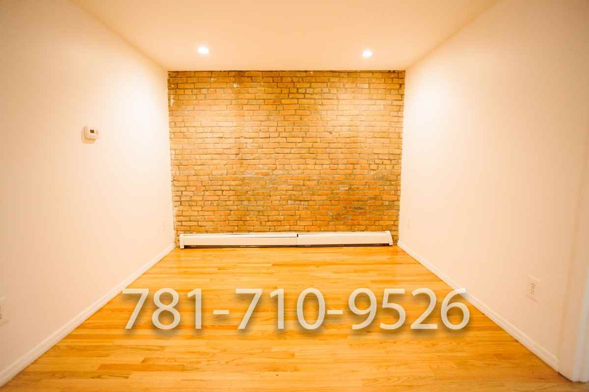 160 Putnam Pl - Photo 3 of 10