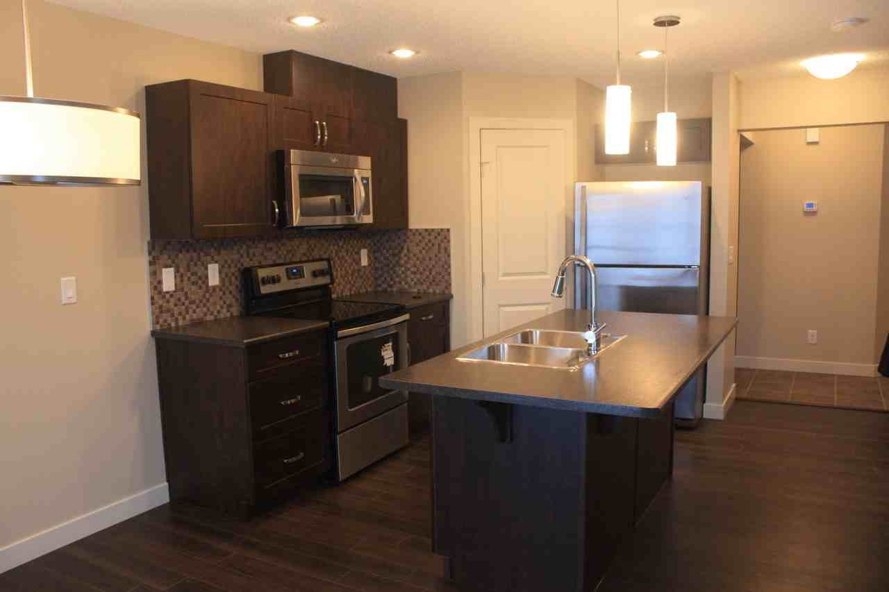 2399 Sparrow Cres NW - Photo 3 of 8