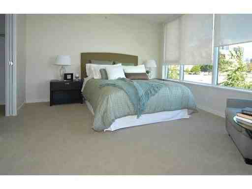 9 S Smith St - Photo 3 of 5