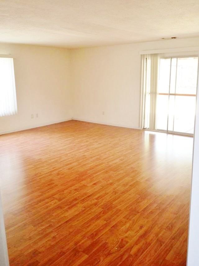 7049 Lincoln Oaks Dr - Photo 2 of 10
