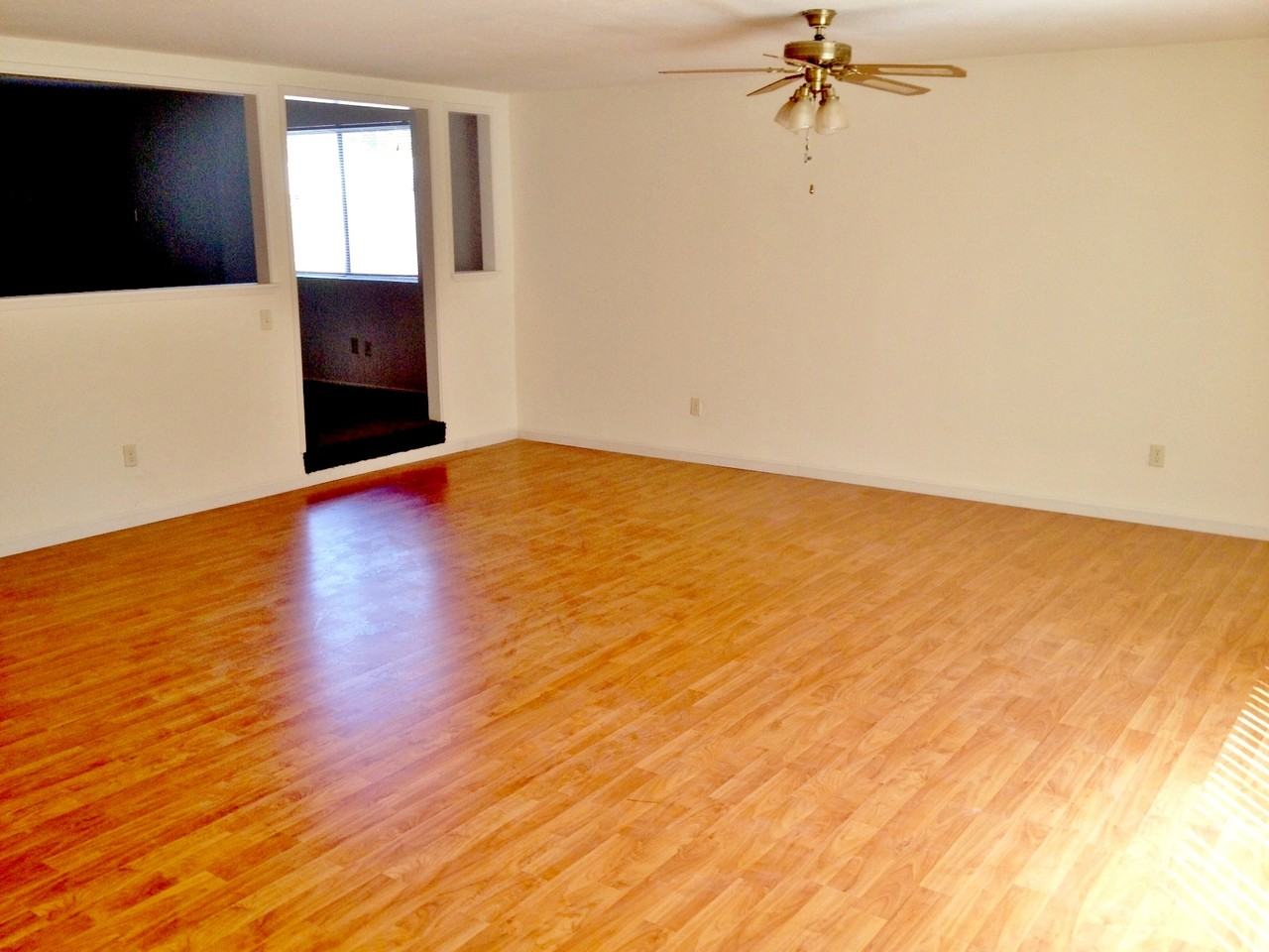 7049 Lincoln Oaks Dr - Photo 3 of 10