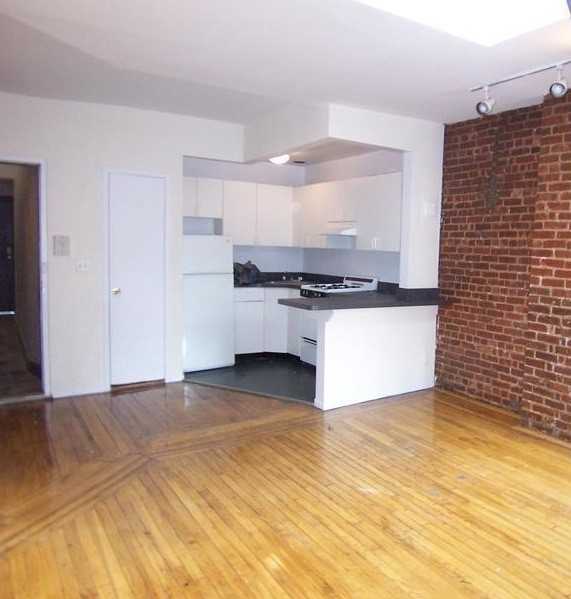 322 W 47th St - Photo 2 of 3