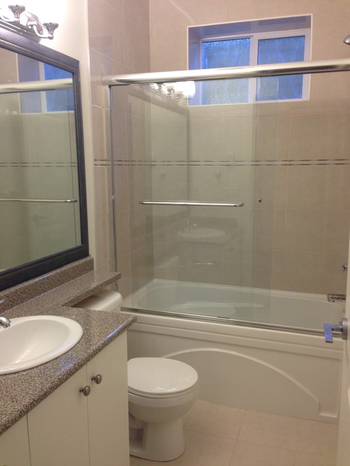 718 5th St E - Photo 3 of 4