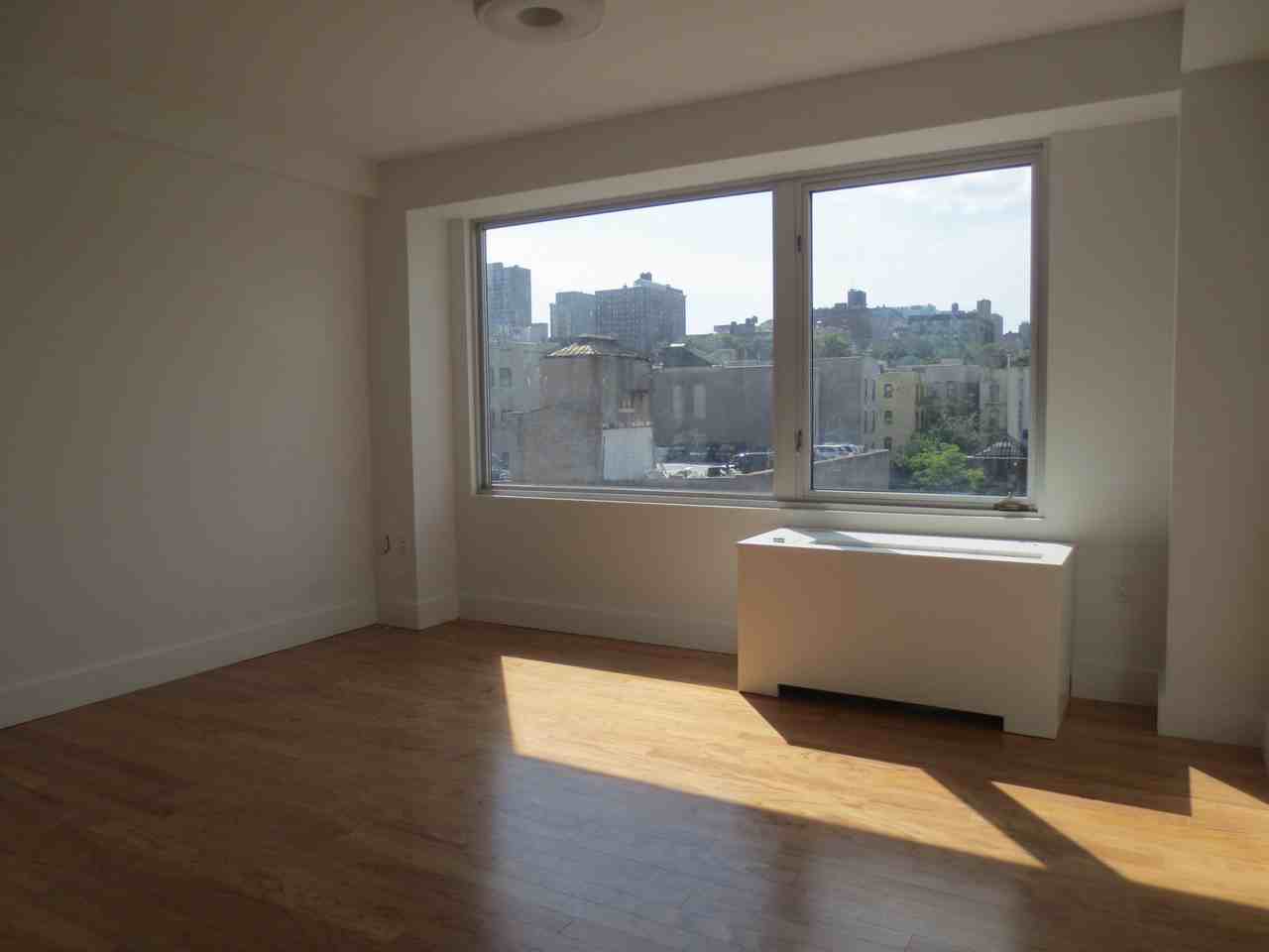 2276 8th Ave #5G - Photo 2 of 7