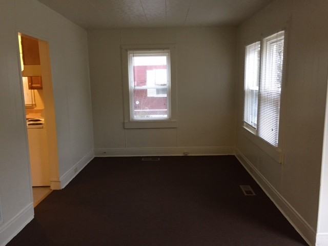 511 Hayward Ave - Photo 2 of 11