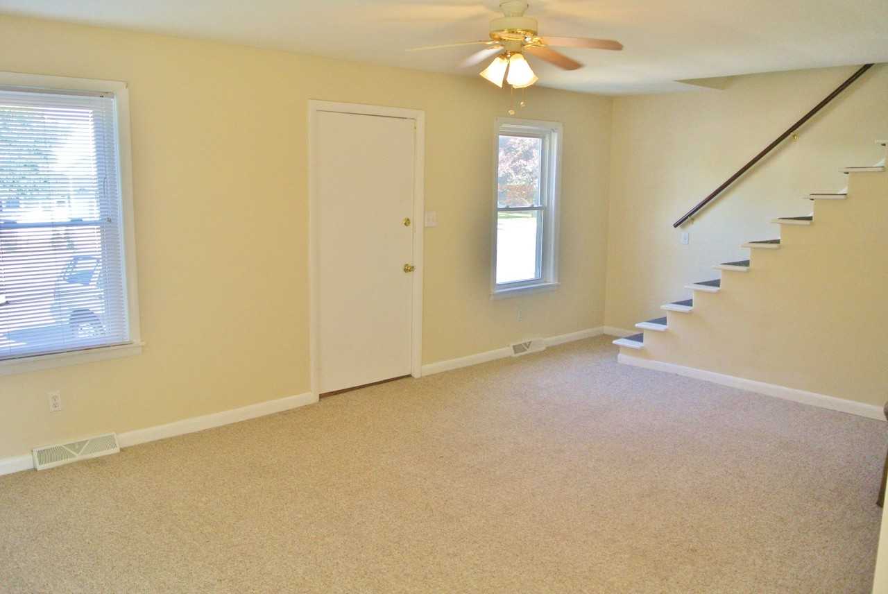 697 Oakland Beach Ave - Photo 3 of 9