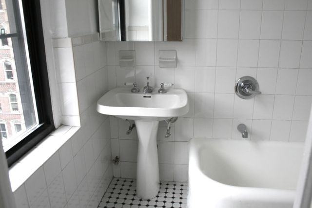 218 W 10th St 2G - Photo 2 of 3