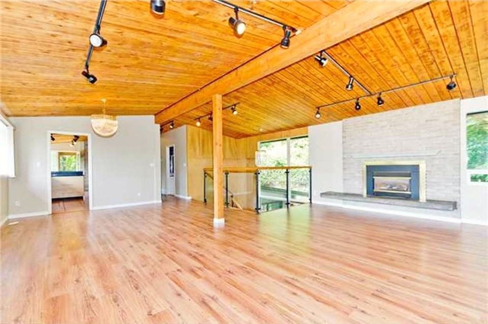 971 Wildwood Ln - Photo 3 of 9