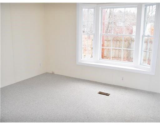 37 Hemlock Rd - Photo 3 of 5