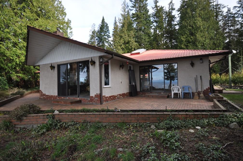 7871 Redrooffs Rd - Photo 2 of 8