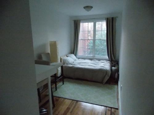 52 Fort Greene Pl - Photo 2 of 3