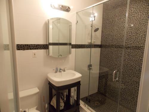 52 Fort Greene Pl - Photo 3 of 3