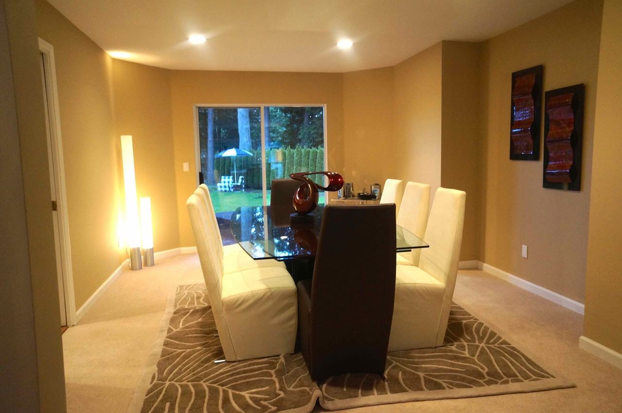 4577 Capilano Rd - Photo 3 of 13