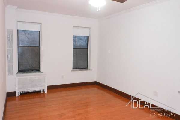 1543 W 1st St - Photo 2 of 4