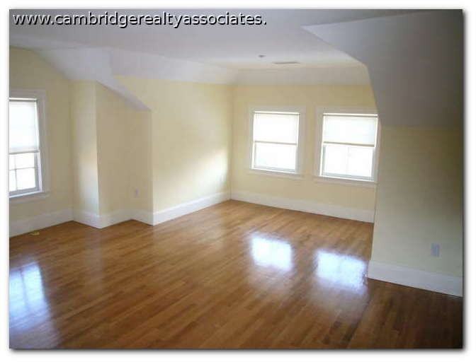 18 Garden St - Photo 3 of 4