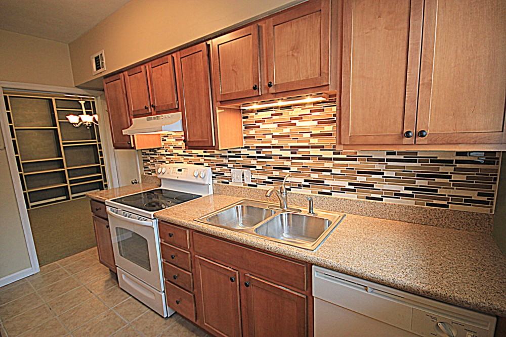 907 S Hanley Rd #5 - Photo 2 of 11