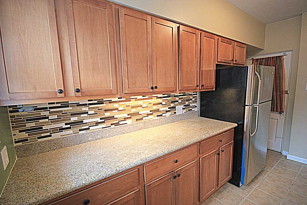 907 S Hanley Rd #5 - Photo 3 of 11