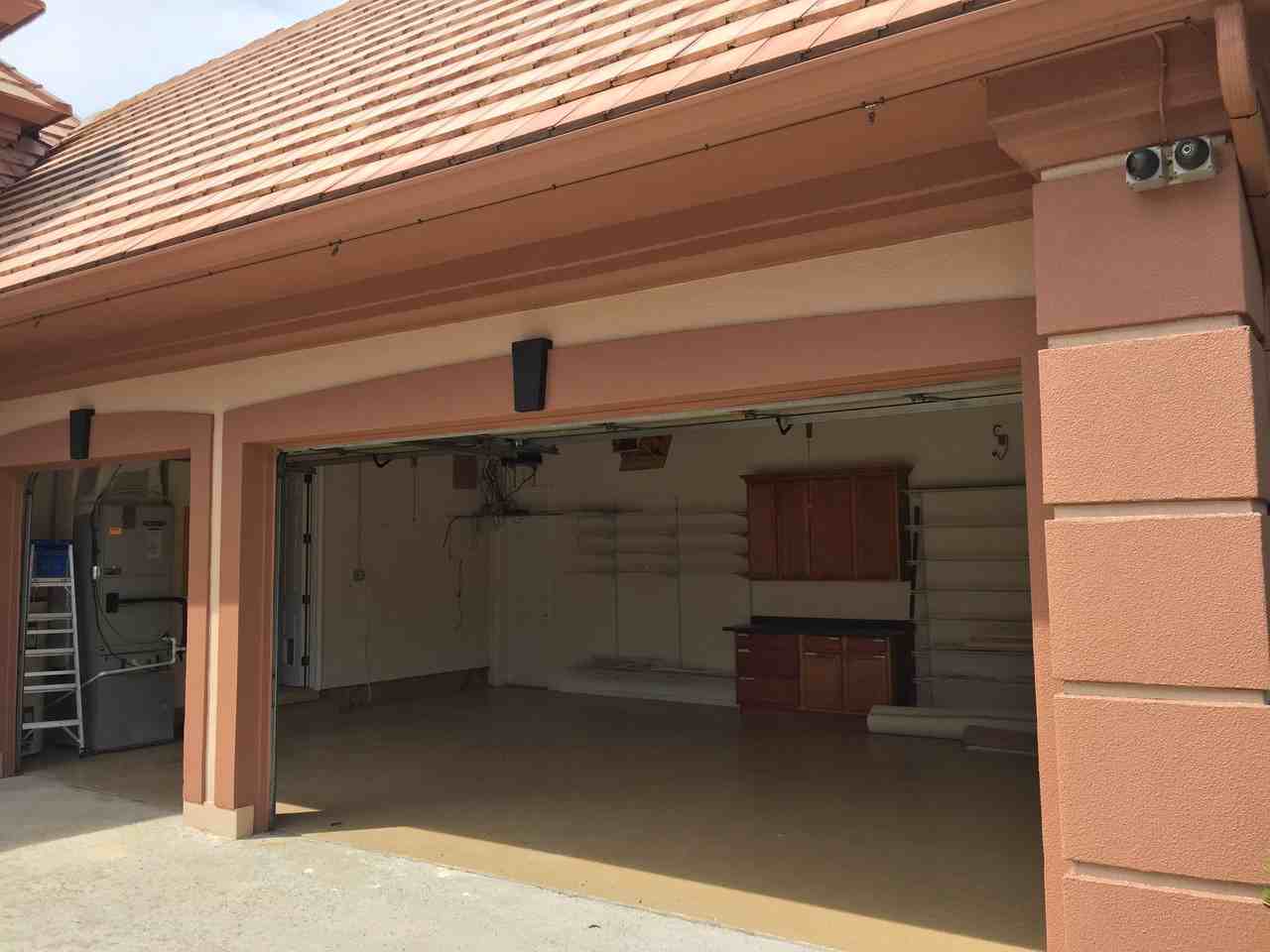 1707 Bridgewater Dr - Photo 3 of 42
