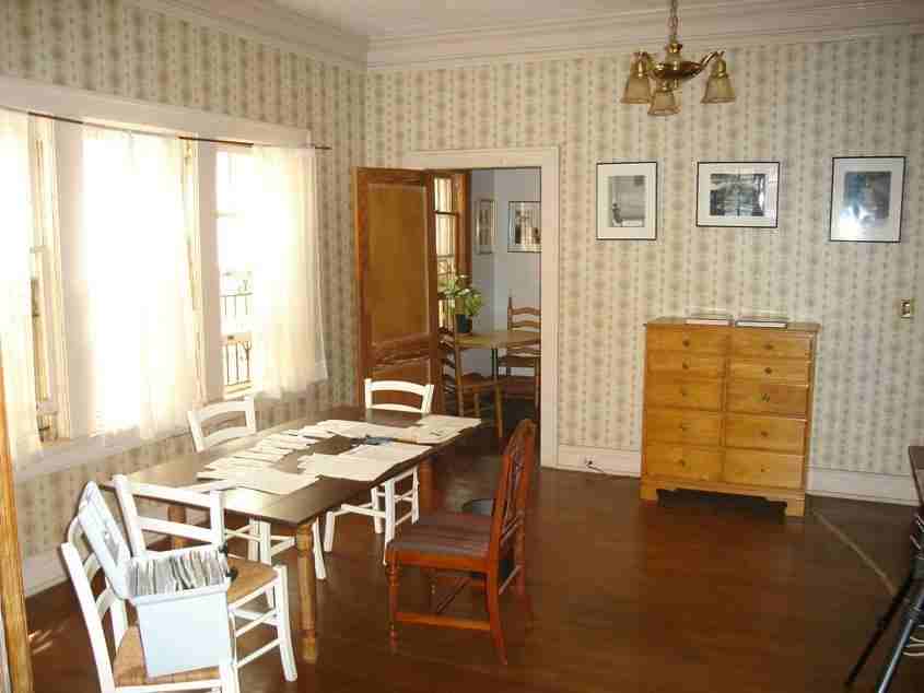 384 Arizona Ave - Photo 3 of 5