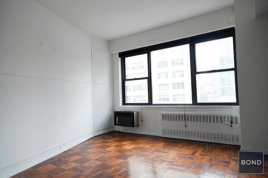 630 N 11th St - Photo 3 of 5